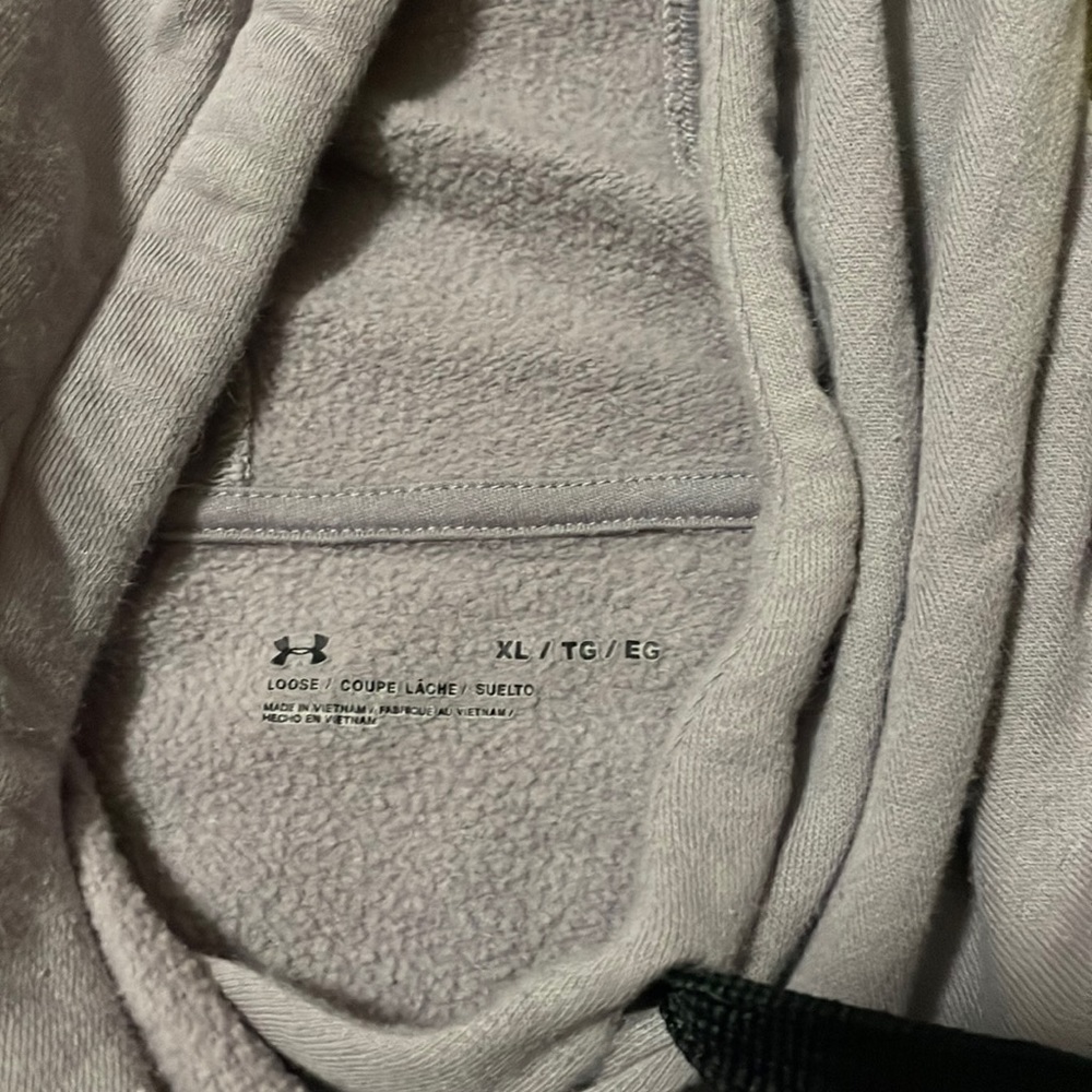 Under amour hoodie like new